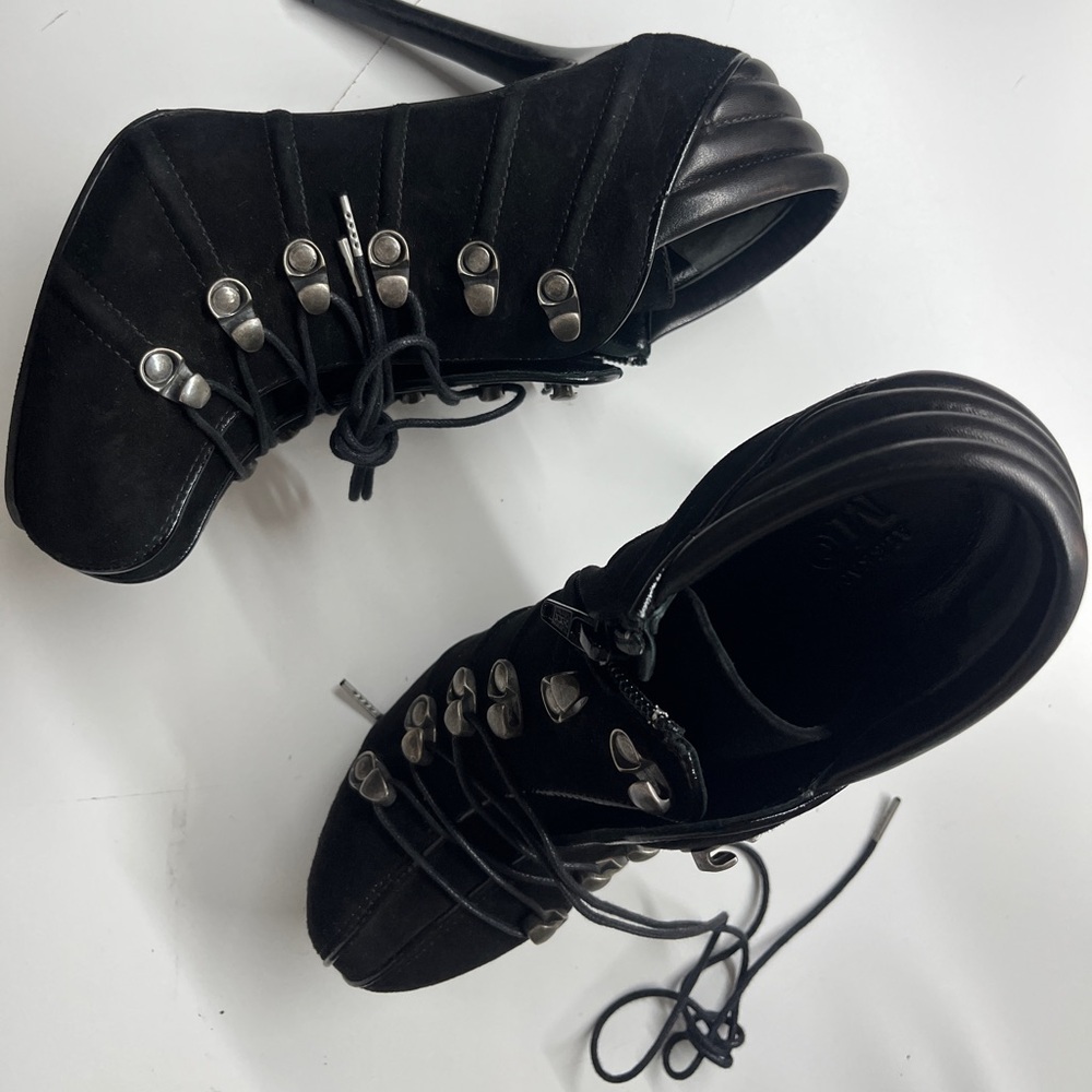 Alexander mcQeen heels new in box